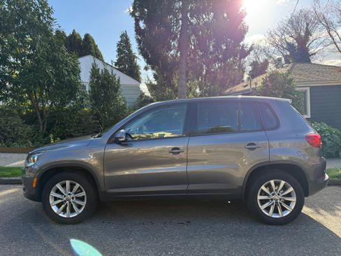 Used 2014 Volkswagen Tiguan SE AWD/4WD image 9