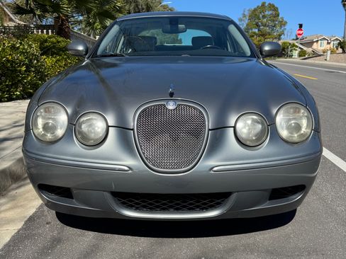 Used 2005 Jaguar S-TYPE R image 2