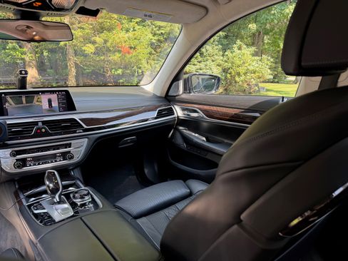 Used 2020 BMW M760i xDrive w/ Luxury Rear Seating Package AWD/4WD image 16