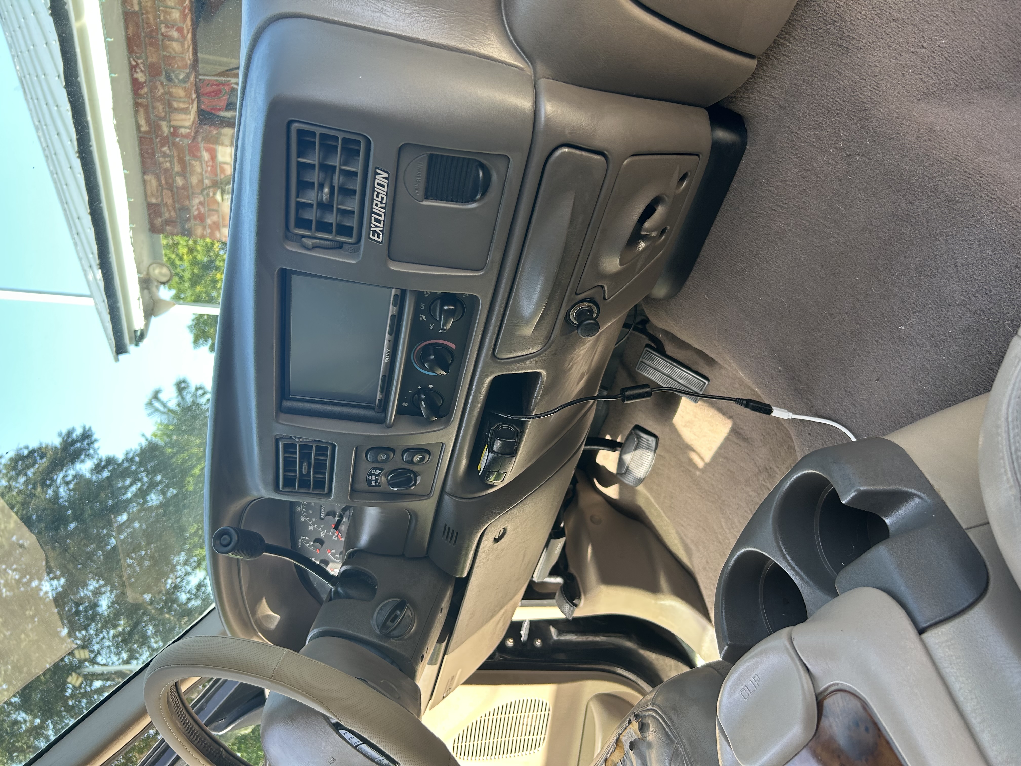 Used 2001 Ford Excursion Limited AWD/4WD image 8