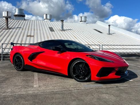 Used 2020 Chevrolet Corvette Stingray Preferred Cpe w/ 2LT Preferred Equipment Group RWD image 2