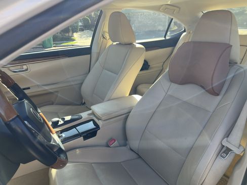 Used 2014 Lexus ES 300h image 5