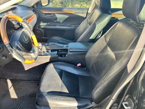 Used 2015 Lexus ES 300h image 8