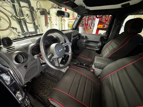 Used 2008 Jeep Wrangler X image 2