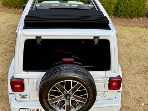 Used 2022 Jeep Wrangler 4xe High Altitude image 14