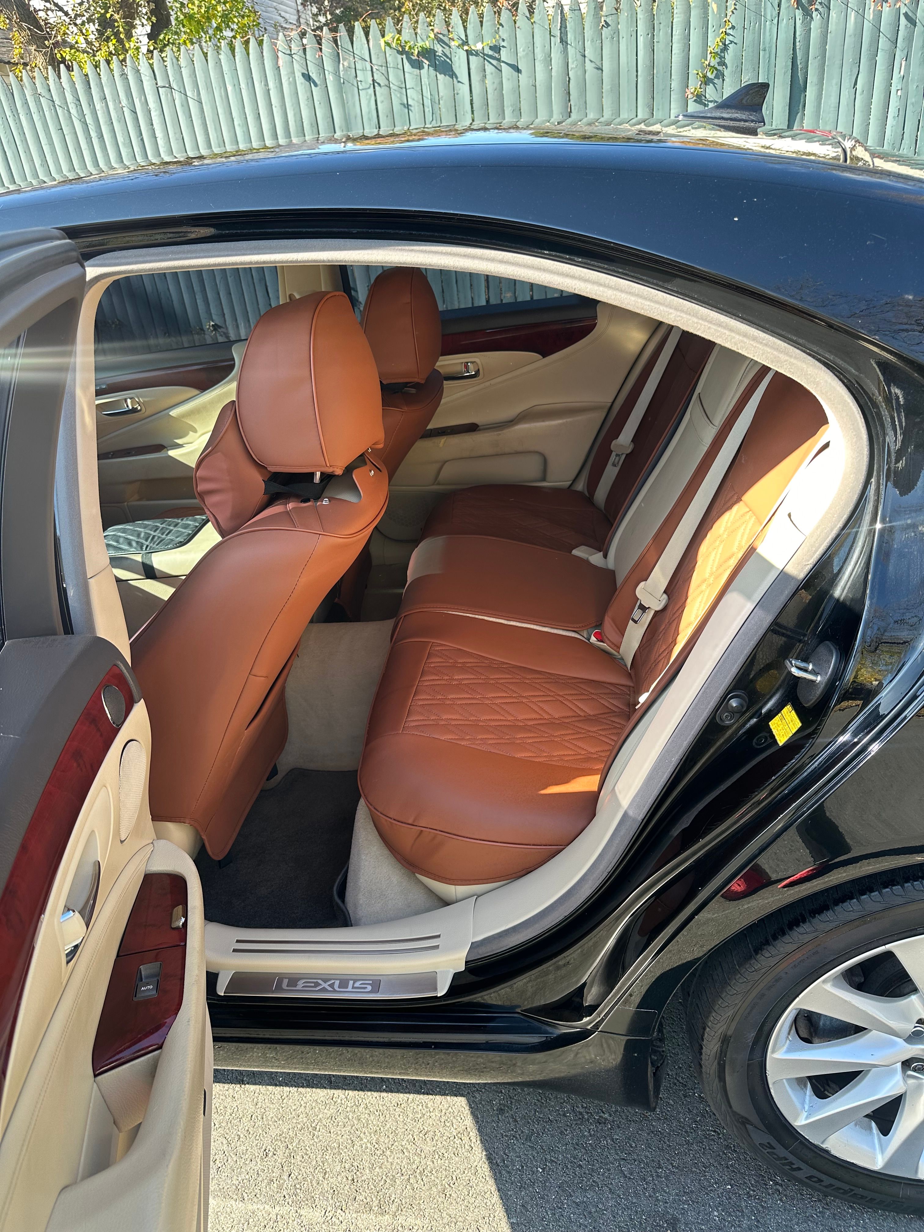 Used 2011 Lexus LS 460 AWD w/ Luxury Value Edition image 12