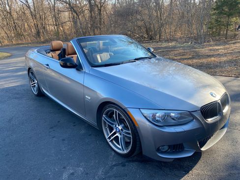 Used 2012 BMW 335is Convertible image 9