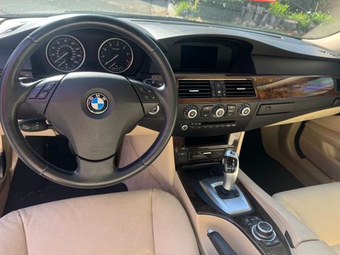 Used 2010 BMW 528i Sedan image 6