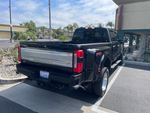 Used 2025 Ford F450 Platinum w/ Platinum Plus Package image 2