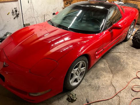 Used 1999 Chevrolet Corvette Coupe w/ Roof Pkg image 8