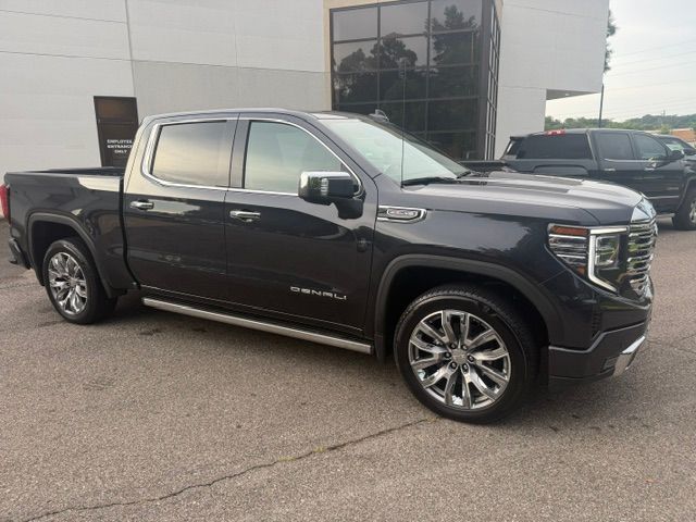 Used 2025 GMC Sierra 1500 Denali AWD/4WD image 5