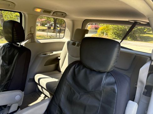 Used 2014 Nissan Quest S image 10