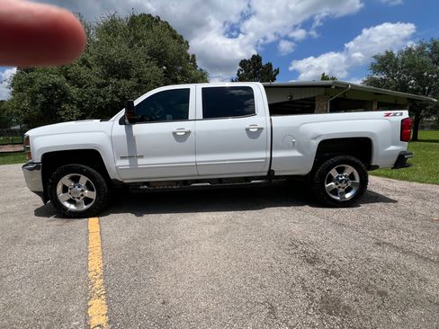 Used 2018 Chevrolet Silverado 2500 LT w/ Z71 Package, Off-Road AWD/4WD image 5