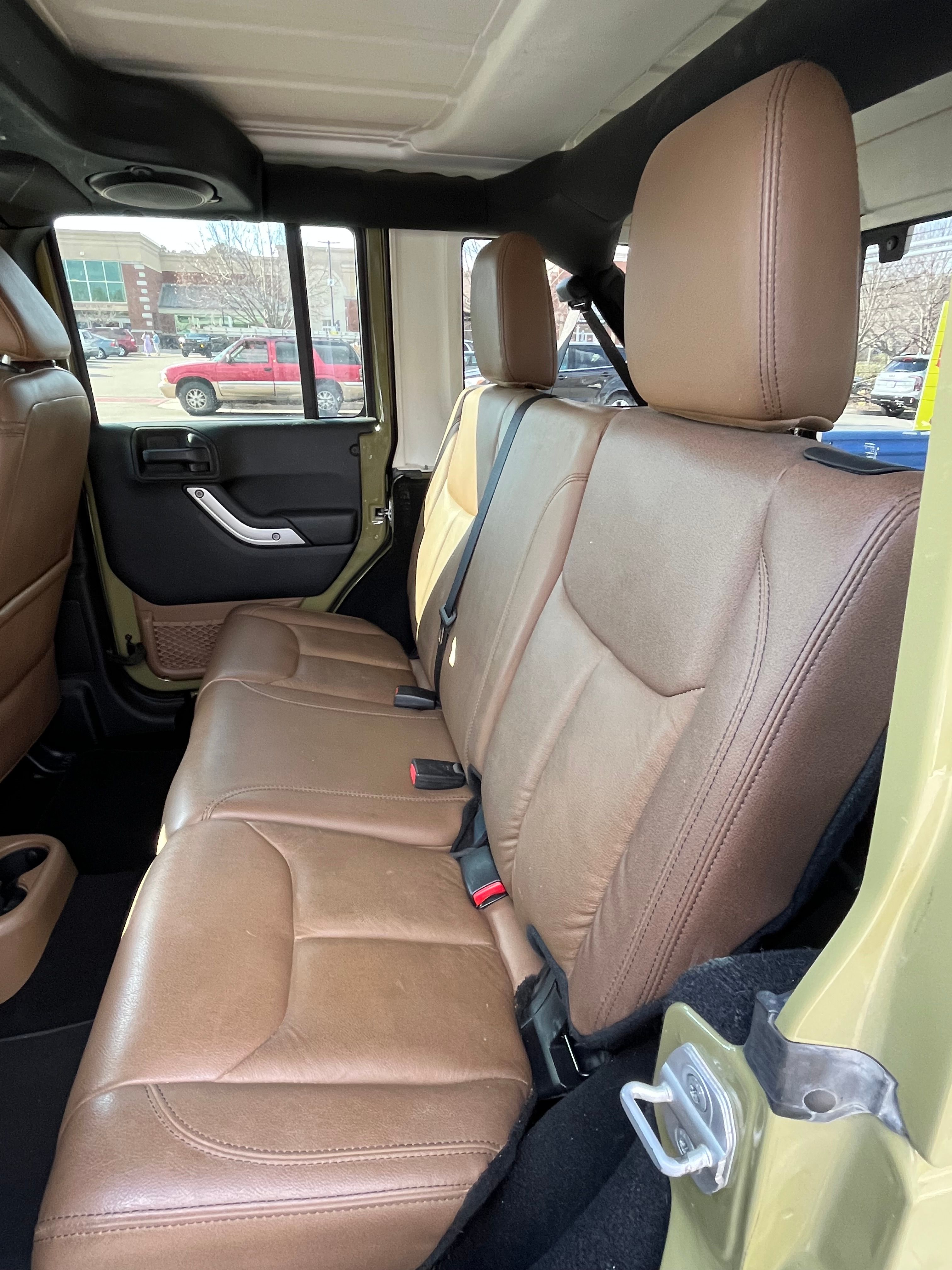 Used 2013 Jeep Wrangler Unlimited Rubicon w/ Connectivity Group AWD/4WD image 20