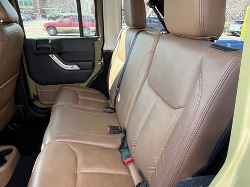 Used 2013 Jeep Wrangler Unlimited Rubicon w/ Connectivity Group image 21