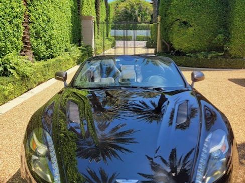 Used 2016 Aston Martin Vanquish Volante image 8
