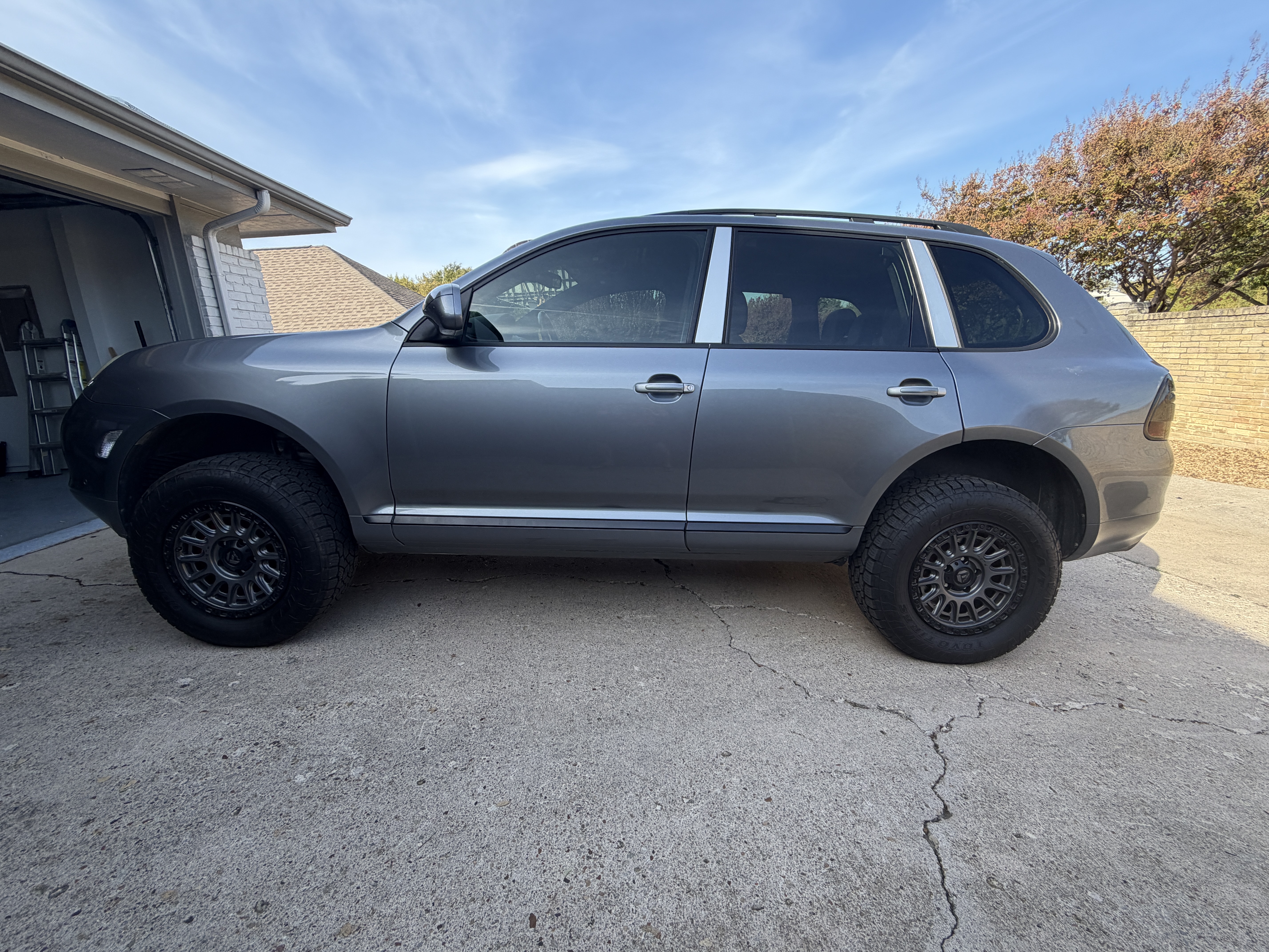 Used 2005 Porsche Cayenne Turbo AWD/4WD image 10