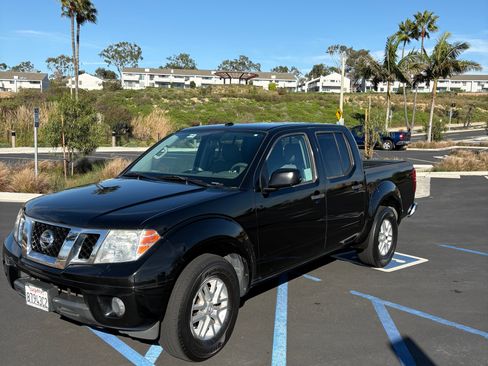 Used 2016 Nissan Frontier SV image 8