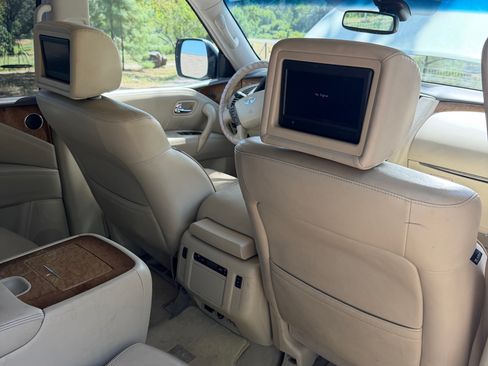 Used 2014 INFINITI QX80 2WD w/ Theater Package image 19
