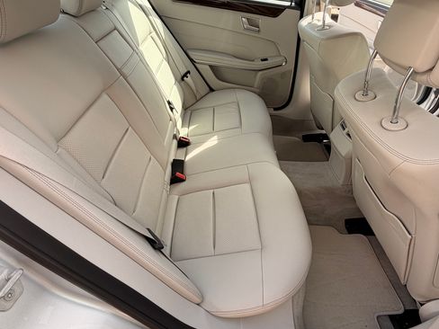 Used 2015 Mercedes-Benz E 350 E 350 4MATIC Sedan 4D image 11