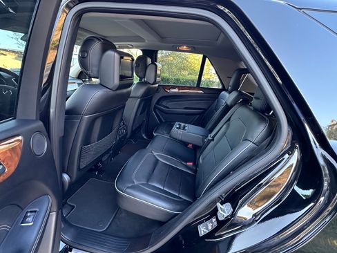 Used 2012 Mercedes-Benz ML 350 BlueTEC 4MATIC image 4