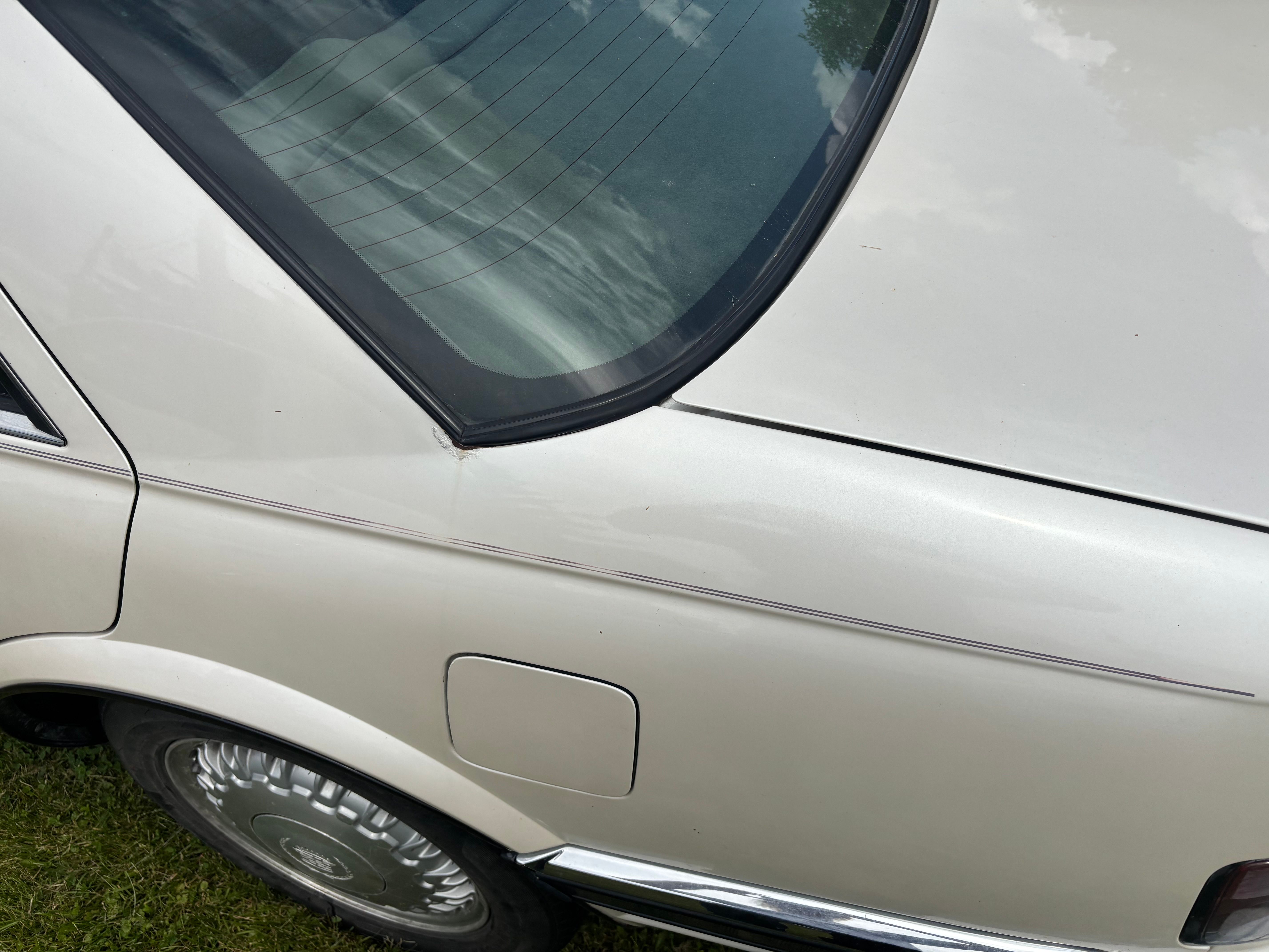 Used 1993 Cadillac Seville FWD image 6