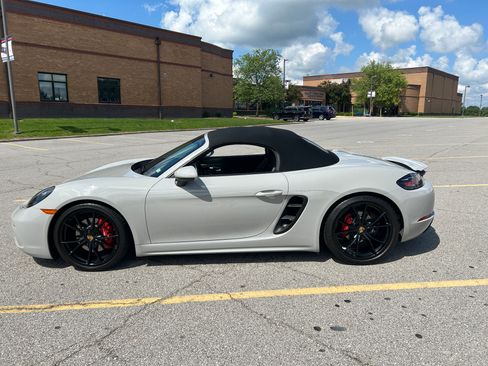 Used 2020 Porsche 718 Boxster S RWD image 2