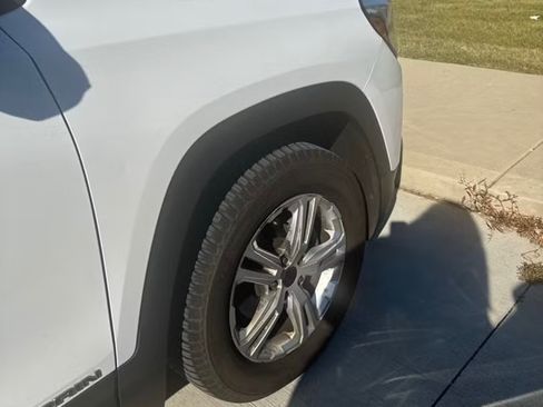 Used 2019 GMC Terrain SLE w/ Driver Convenience Package image 6