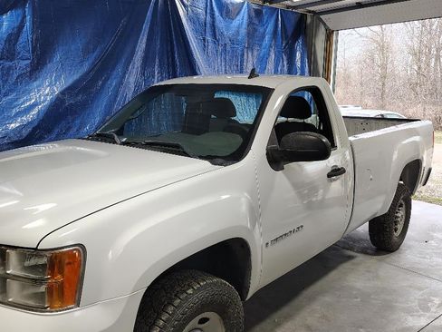 Used 2007 GMC Sierra 2500 W/T image 2
