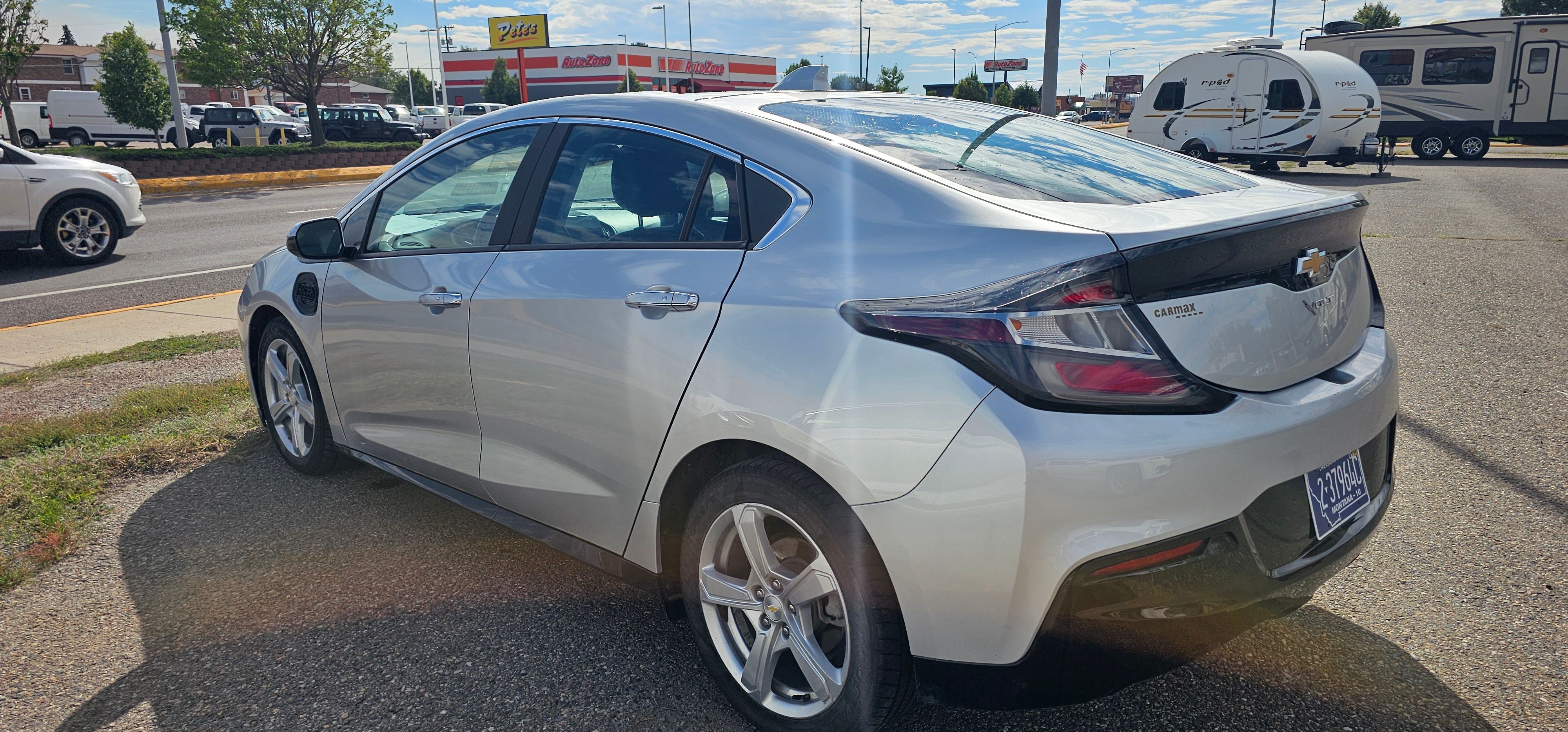 Used 2017 Chevrolet Volt LT w/ Comfort Package FWD image 4