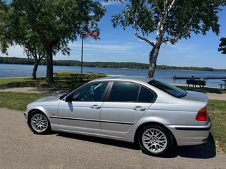 Used 1999 BMW 323i Sedan image 1