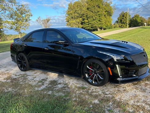 Used 2018 Cadillac CTS V w/ Carbon Fiber Package image 1