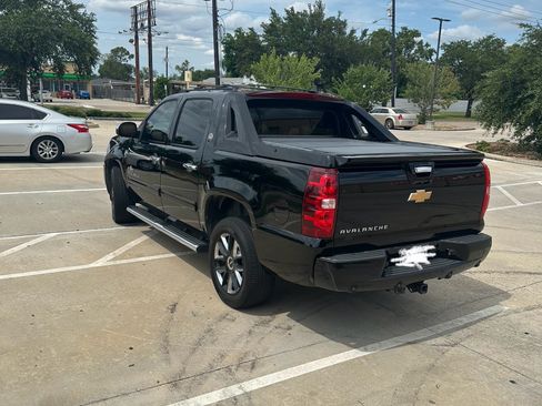 Used 2013 Chevrolet Avalanche LS w/ Texas Edition image 9