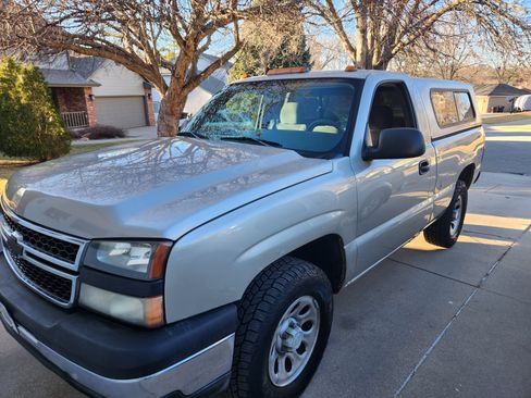 Used 2006 Chevrolet Silverado 1500 W/T w/ Snow Plow Prep Package image 2