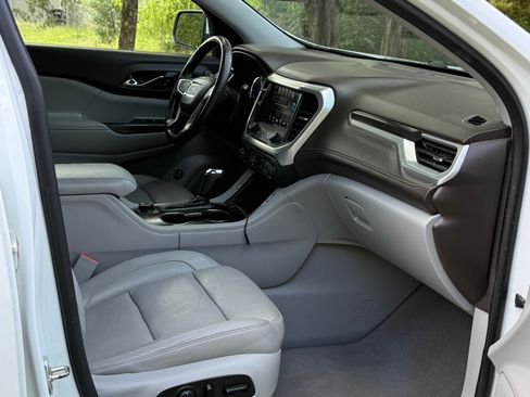 Used 2017 GMC Acadia SLT image 13