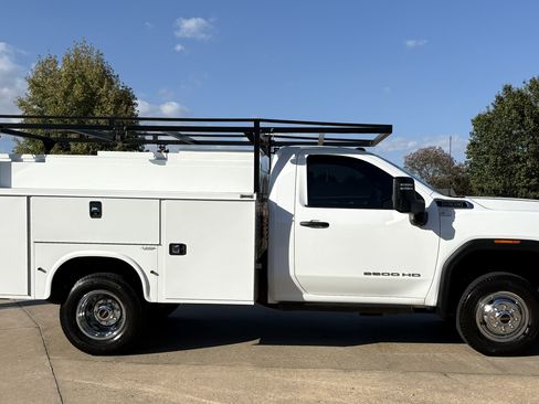 Used 2022 GMC Sierra 3500 Pro w/ Convenience Package image 10