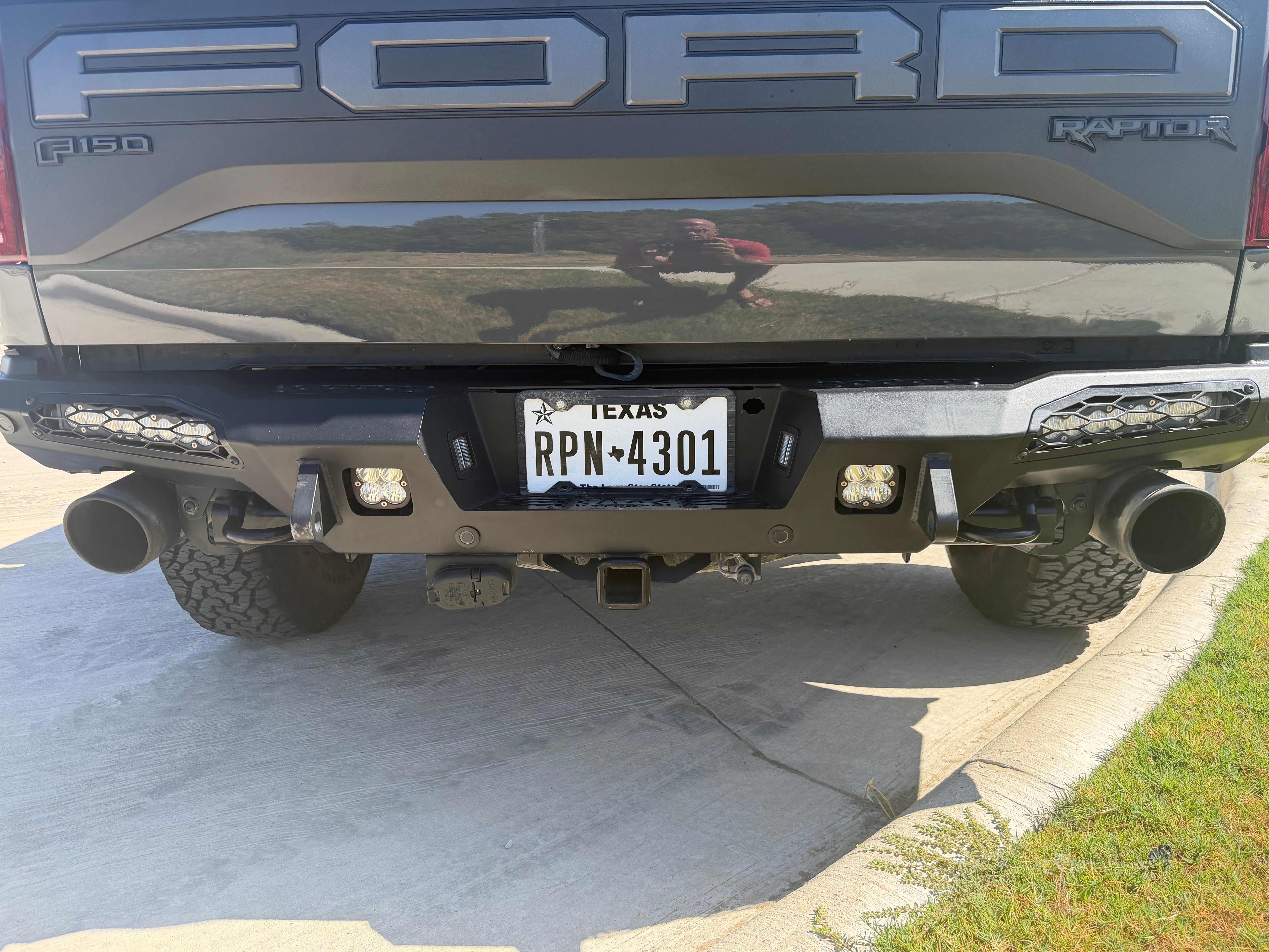 Used 2020 Ford F150 Raptor w/ Equipment Group 802A Luxury AWD/4WD image 16