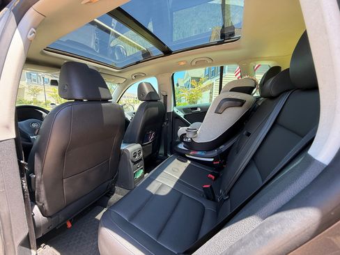 Used 2012 Volkswagen Tiguan SE FWD image 10