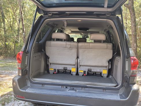 Used 2005 Toyota Sequoia Limited image 13