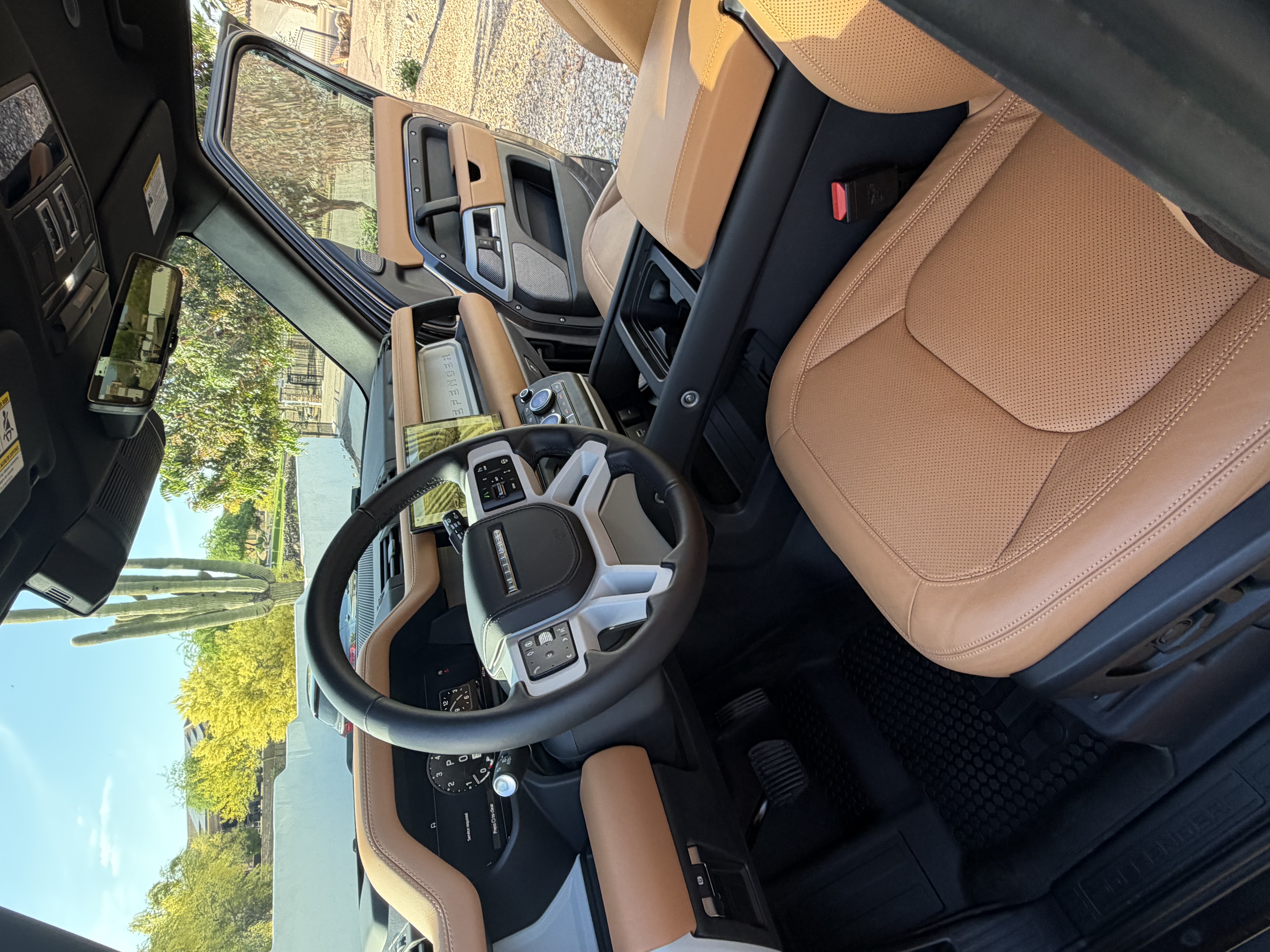 Used 2024 Land Rover Defender 110 SE AWD/4WD image 6