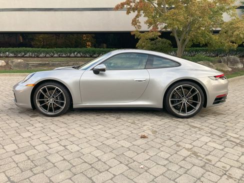 Used 2023 Porsche 911 Carrera image 4