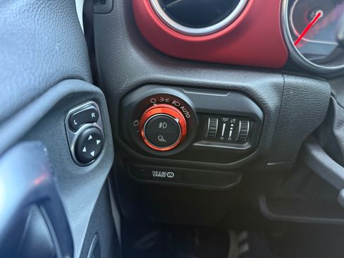 Used 2020 Jeep Gladiator Rubicon image 14