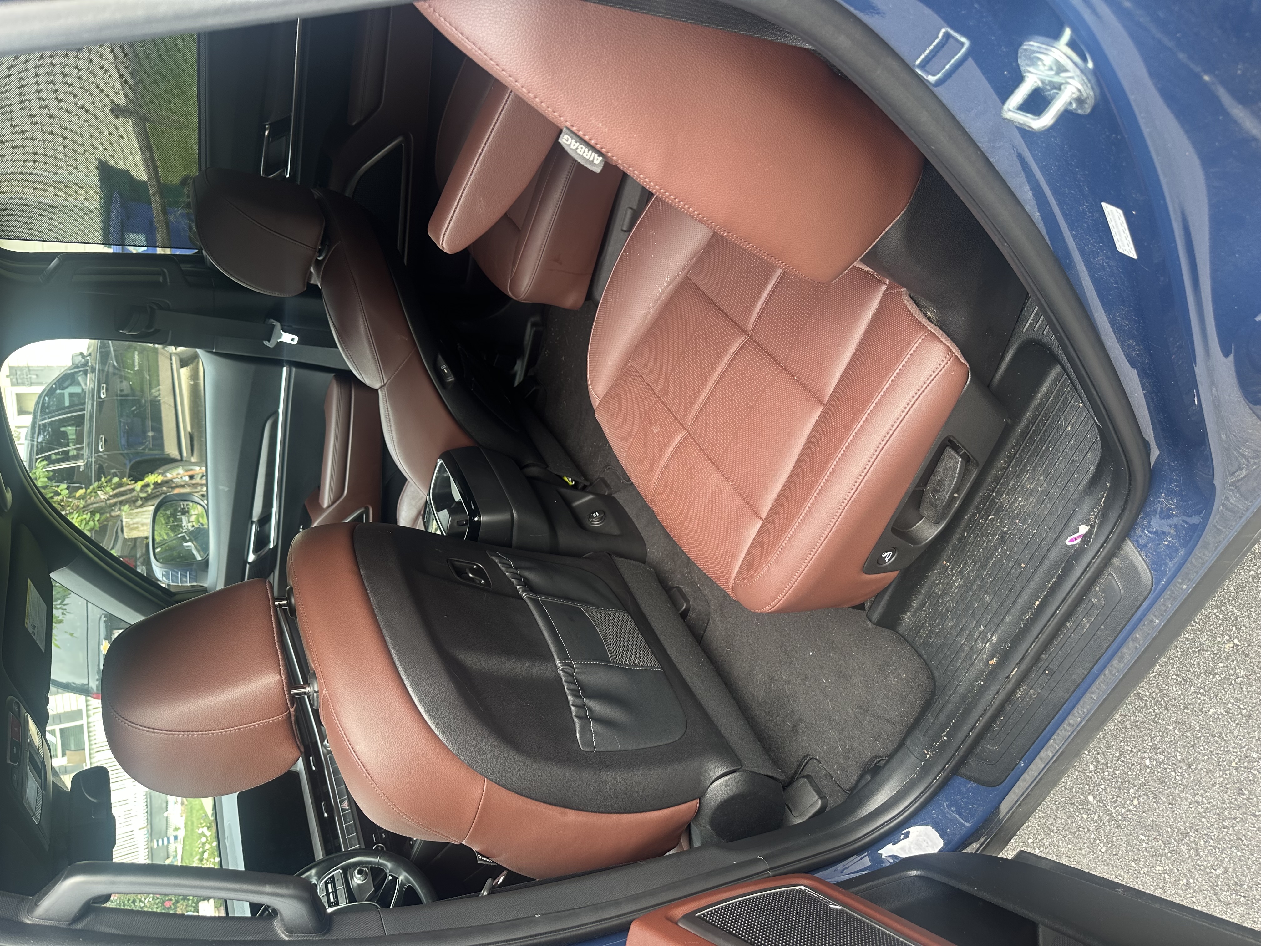 Used 2024 Kia Telluride EX w/ EX Captain's Chair Package FWD image 17