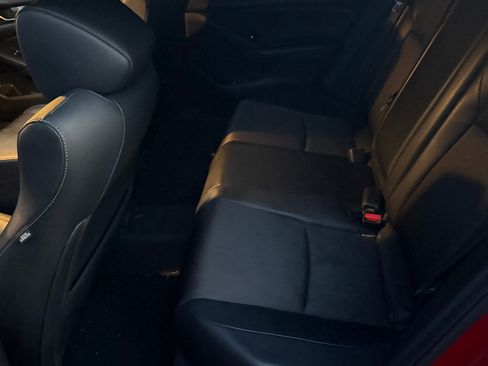 Used 2018 Honda Accord Sport image 6