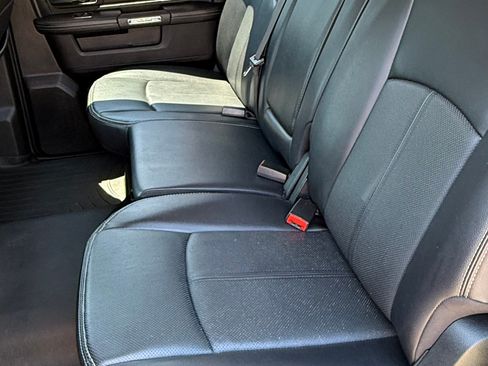 Used 2018 RAM 1500 Laramie AWD/4WD image 23