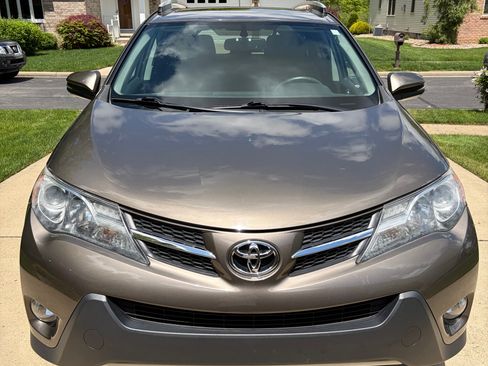 Used 2015 Toyota RAV4 Limited FWD image 2