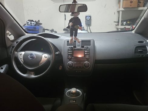 Used 2015 Nissan Leaf S image 1