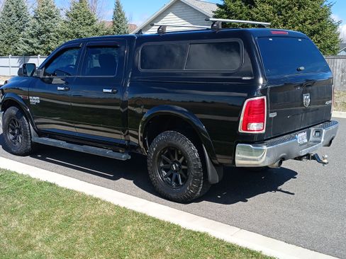 Used 2019 RAM 1500 Laramie w/ Cold Weather Group AWD/4WD image 13