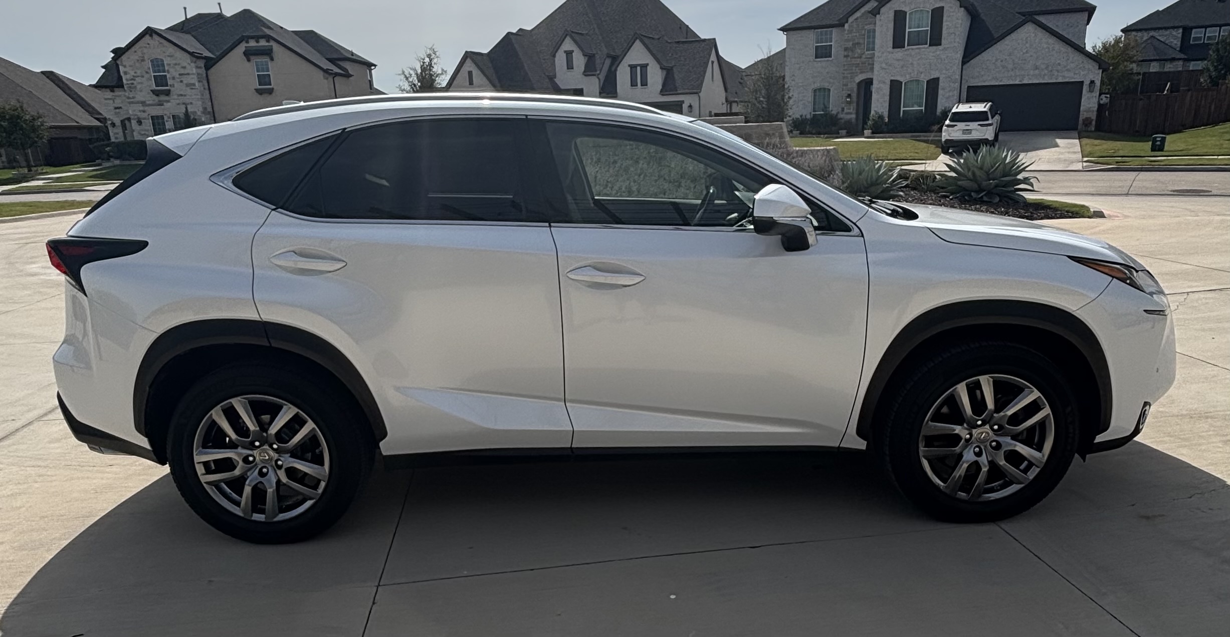 Used 2015 Lexus NX 200t FWD w/ Premium Package image 4