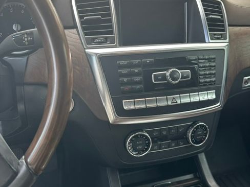 Used 2013 Mercedes-Benz GL 550 4MATIC image 14